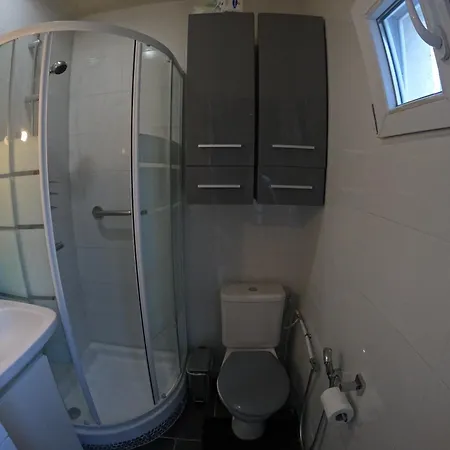 Chambre 4 Personnes 2 Lits Proche Metro 5