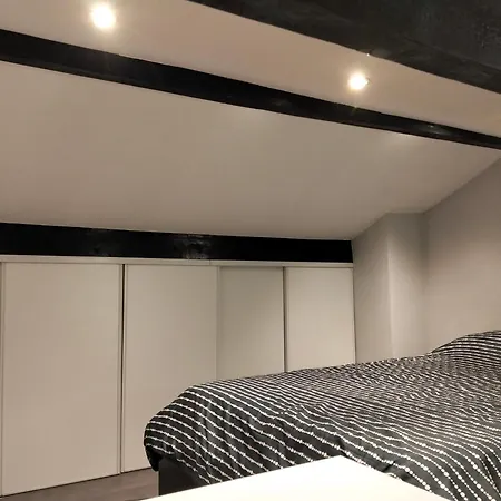 Homestay Chambre 4 Personnes 2 Lits Proche Metro 5 *